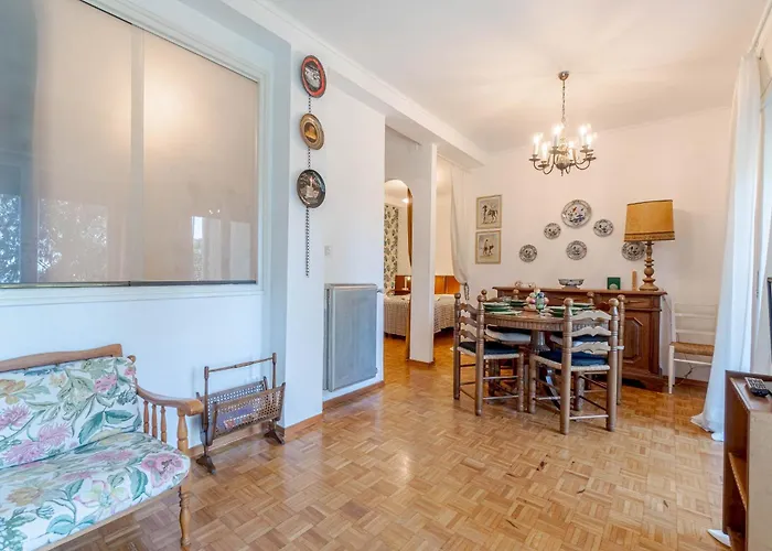 Guesthost - Vintage Flat Apartment *