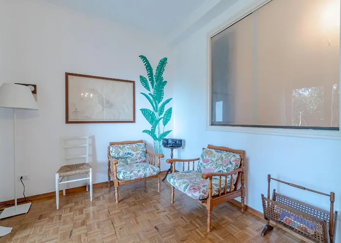 Guesthost - Vintage Flat *