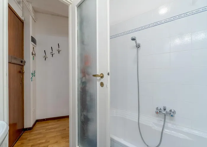 Guesthost - Vintage Flat Apartment *