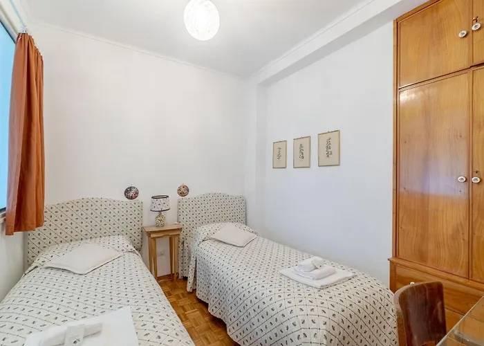 Guesthost - Vintage Flat Apartment *